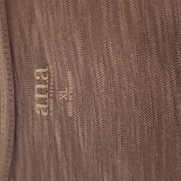 A.n.a (a new approach) blouse, Light purple, Size XL - Picture 2 of 4